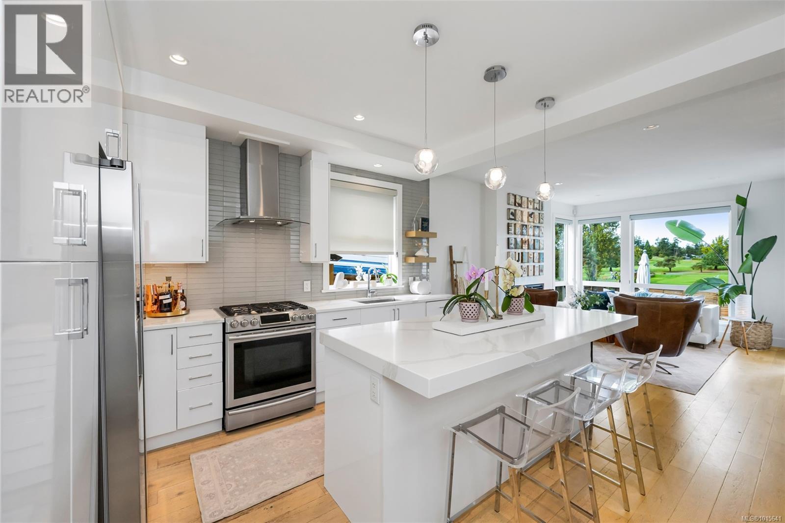 1040 Colville Rd, Esquimalt