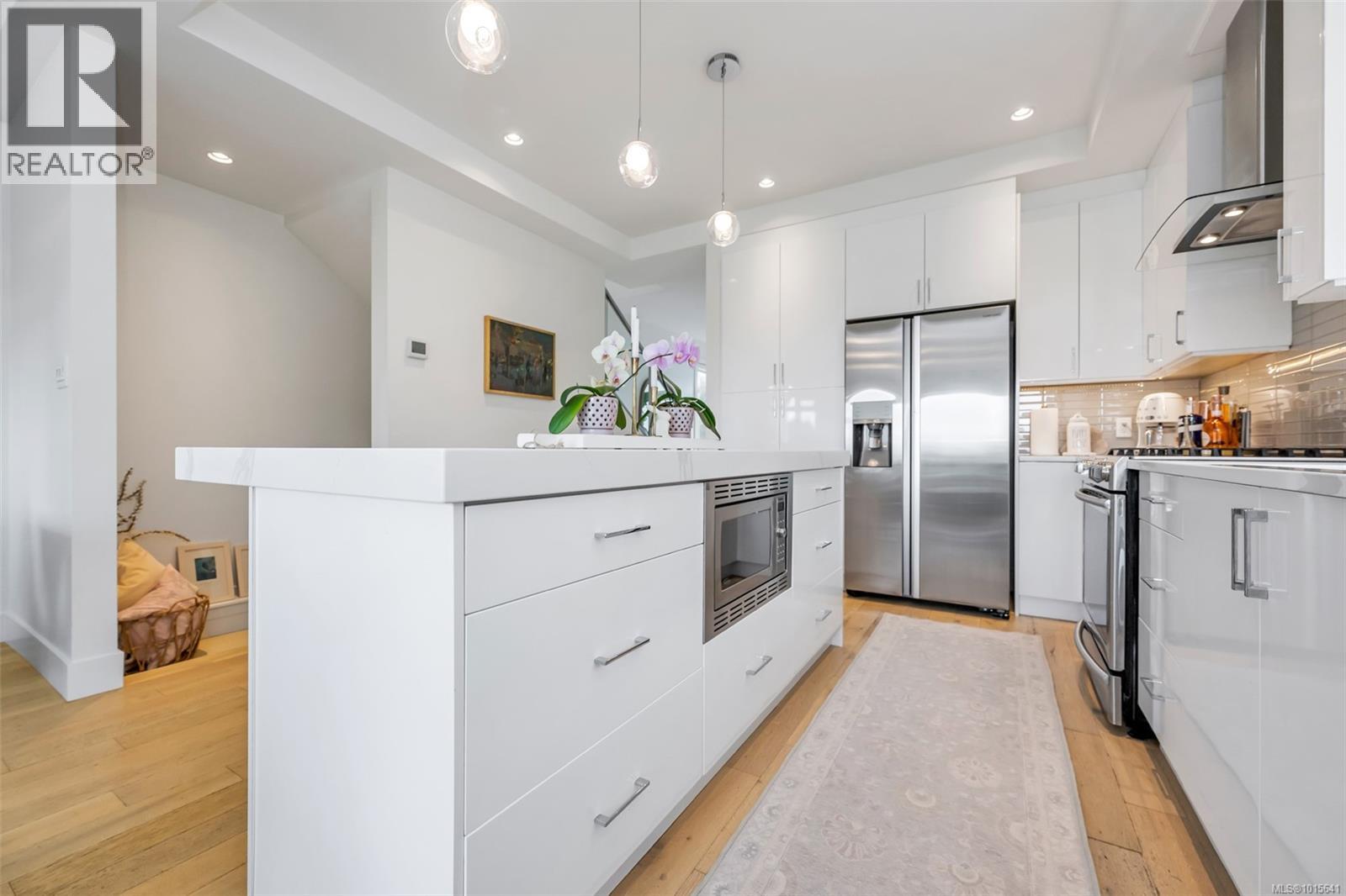 1040 Colville Rd, Esquimalt