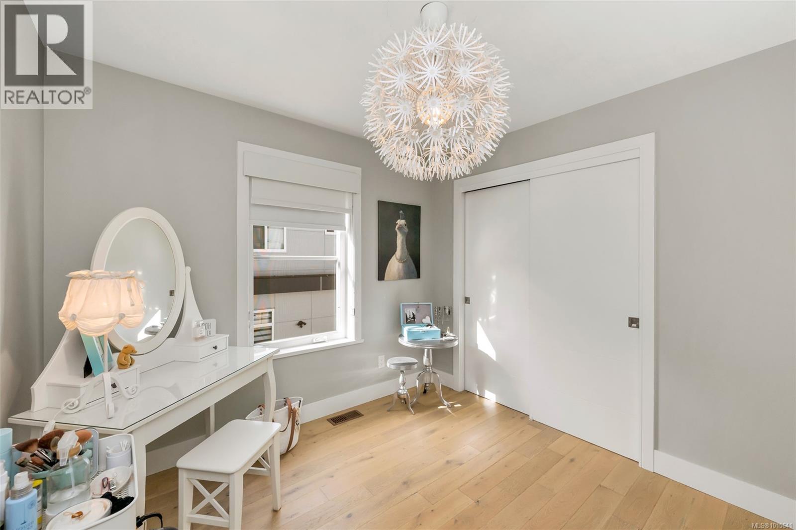 1040 Colville Rd, Esquimalt