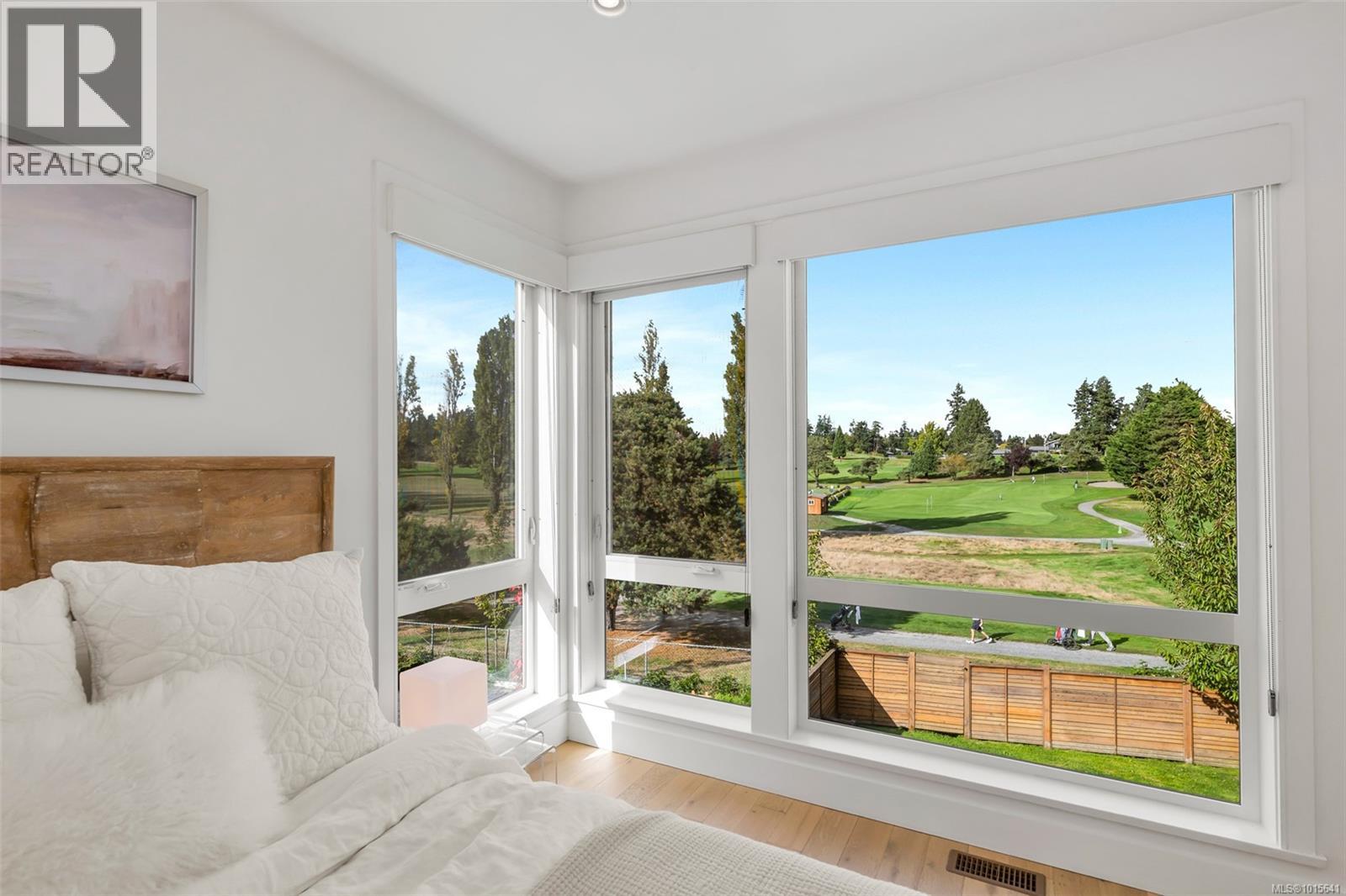 1040 Colville Rd, Esquimalt