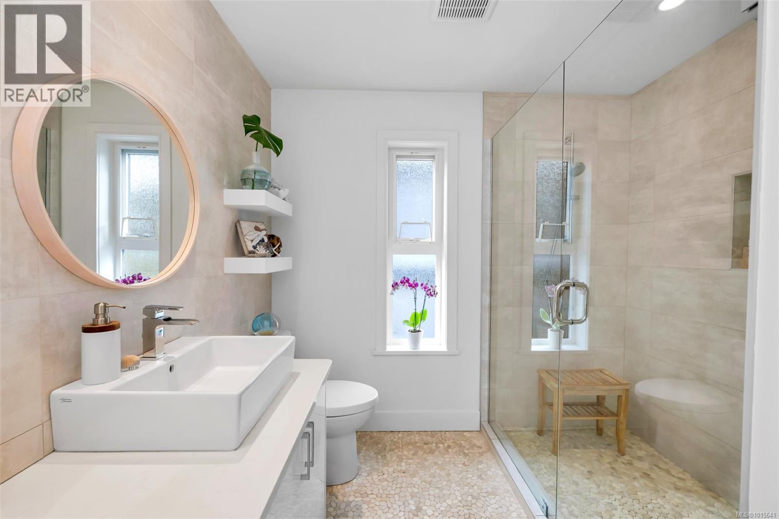 1040 Colville Rd, Esquimalt