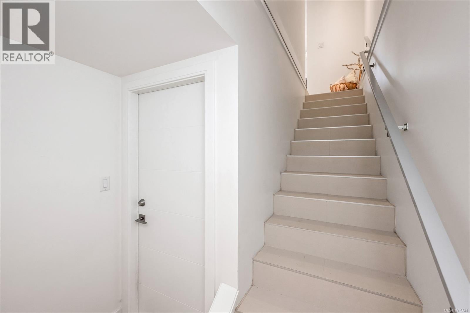 1040 Colville Rd, Esquimalt