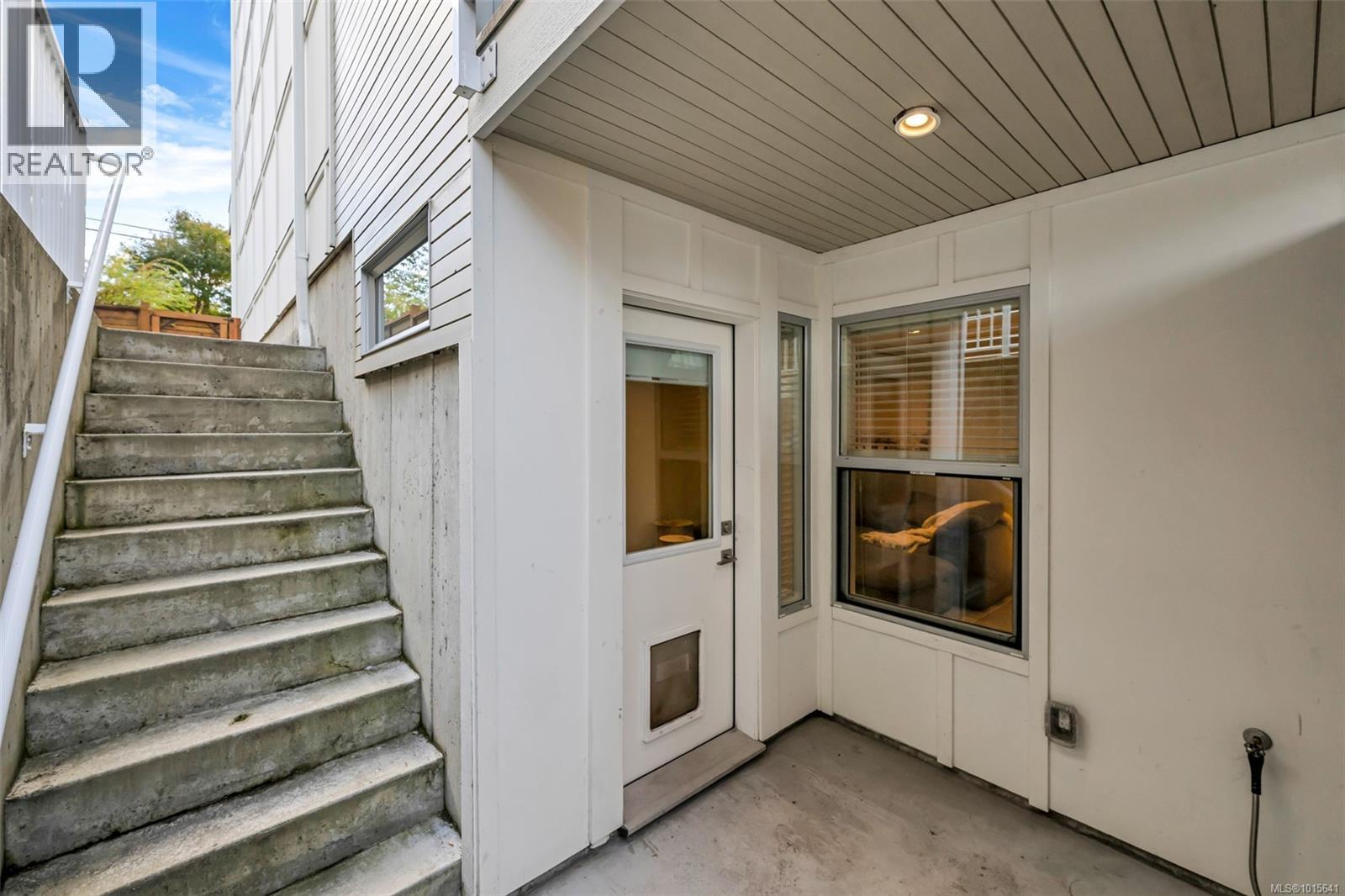 1040 Colville Rd, Esquimalt