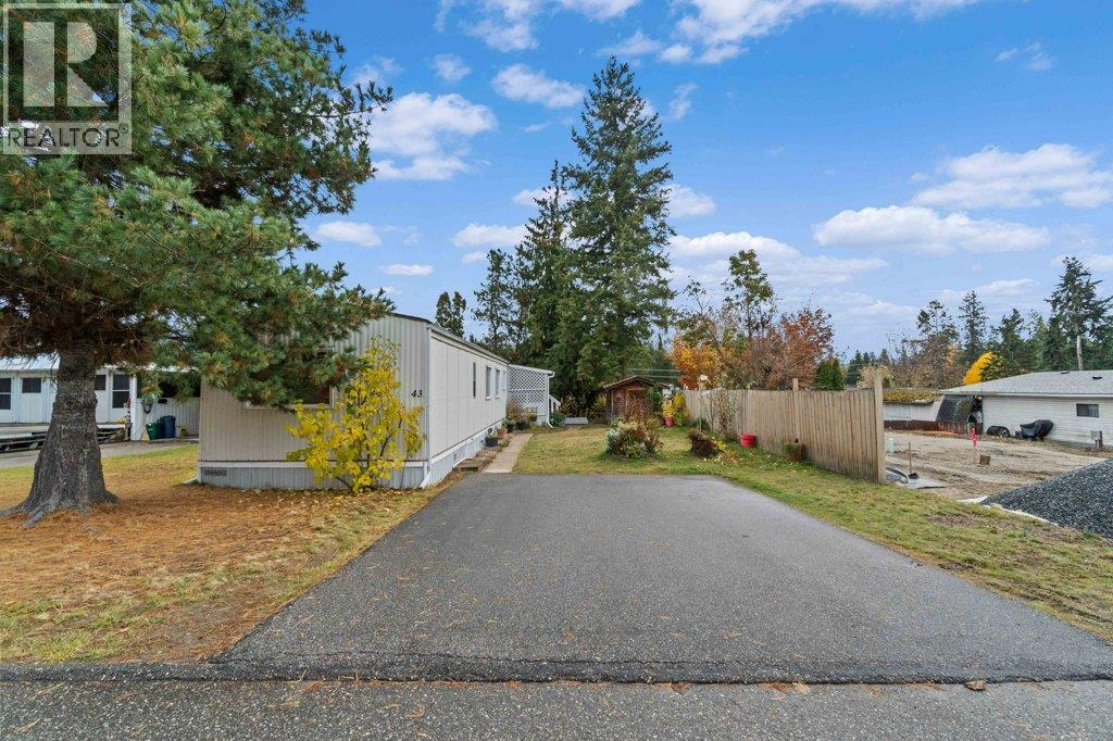 43 1361 30 Street Southeast, Salmon Arm