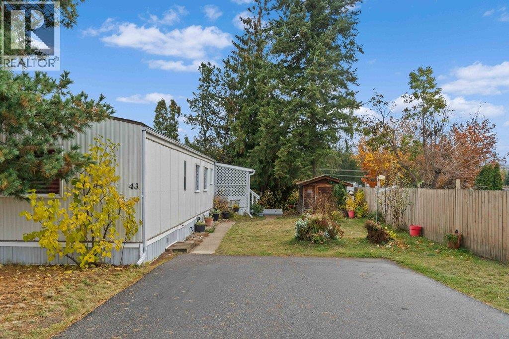 43 1361 30 Street Southeast, Salmon Arm