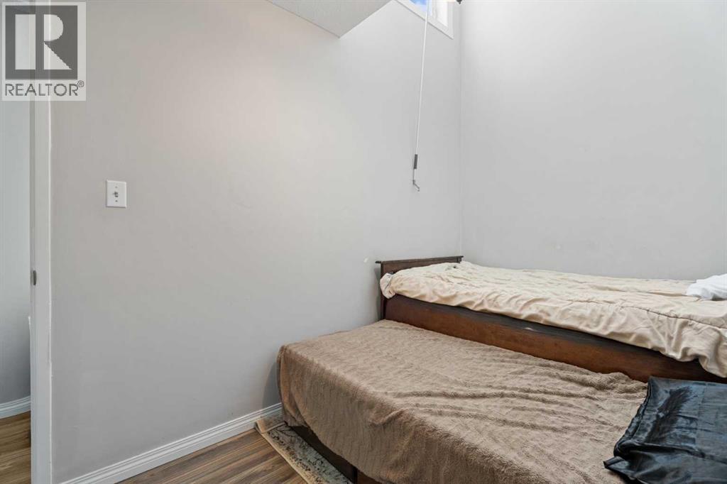 Single Family House for Sale in    Street SW Glenbrook Calgary 