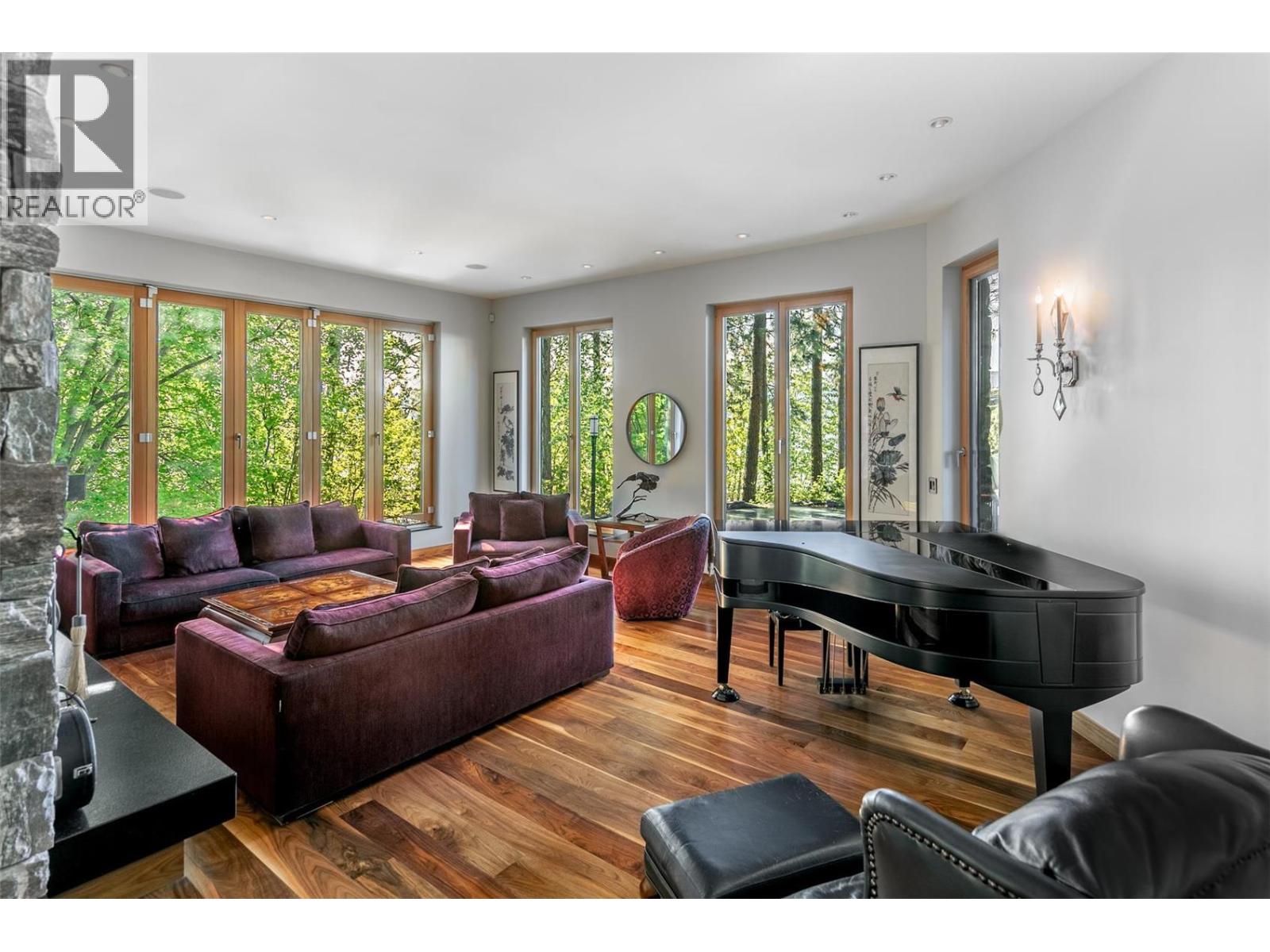  5308 Lakeshore Road, Kelowna