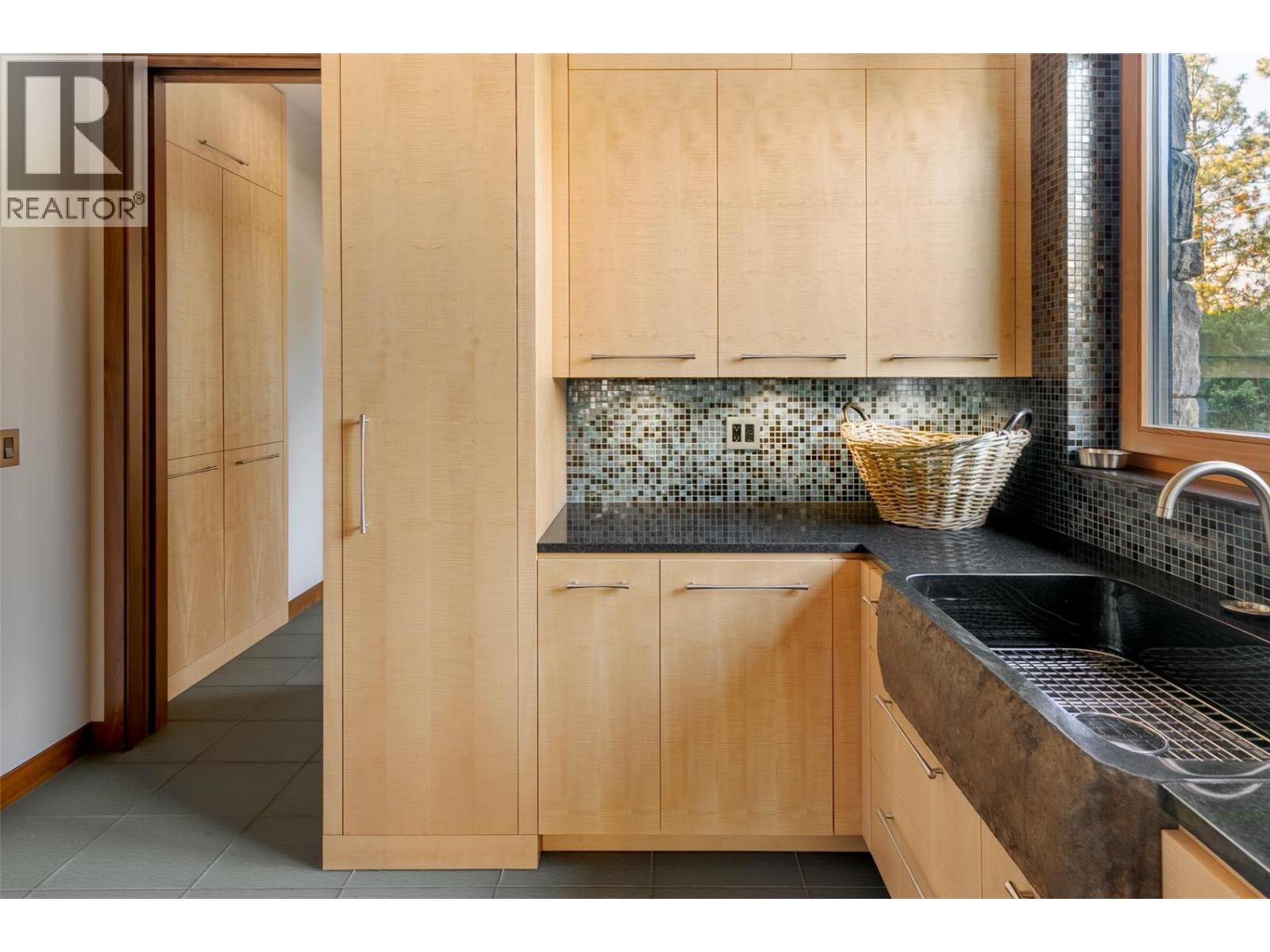  5308 Lakeshore Road, Kelowna