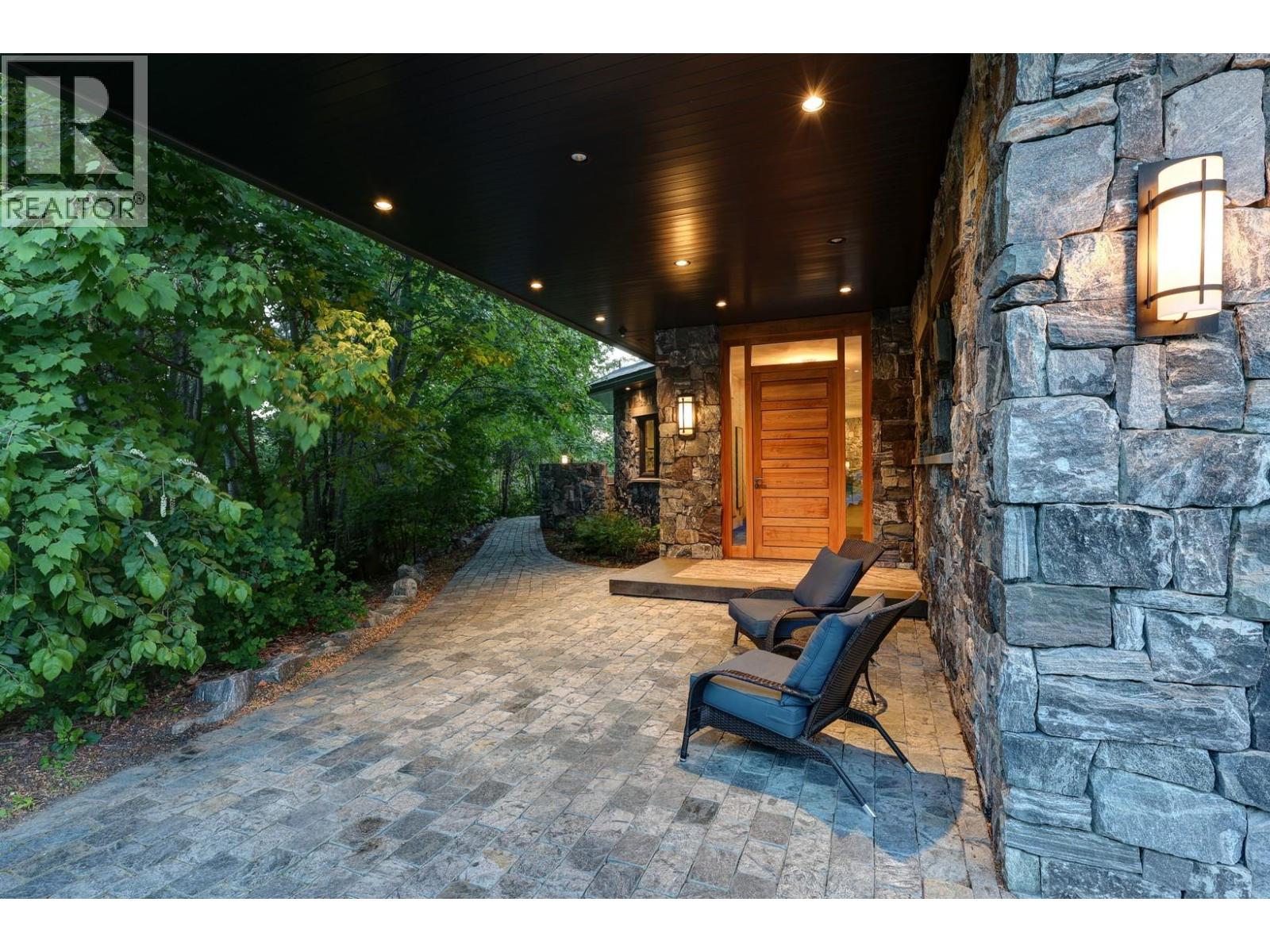  5308 Lakeshore Road, Kelowna