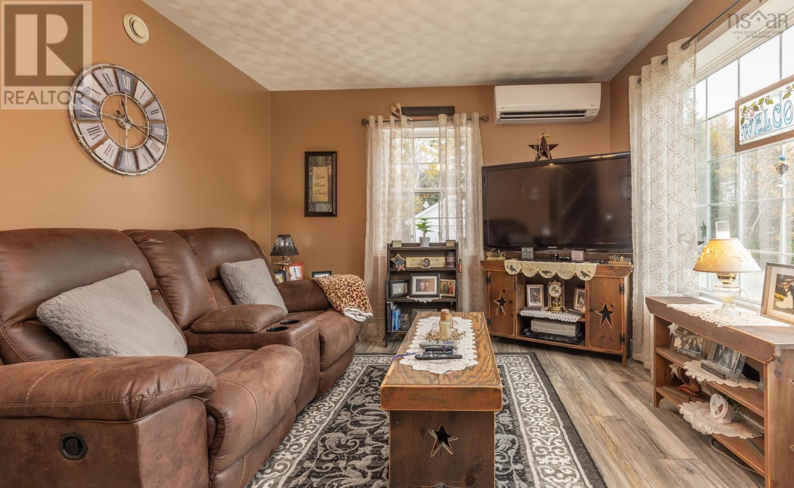 Property 26 of 38 of 1117 Highway 340