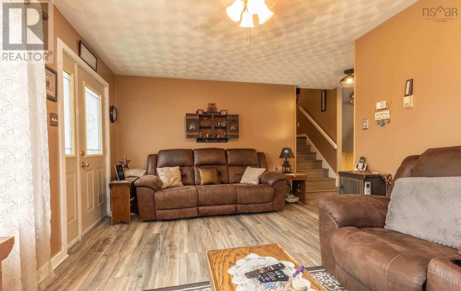 Property 27 of 38 of 1117 Highway 340