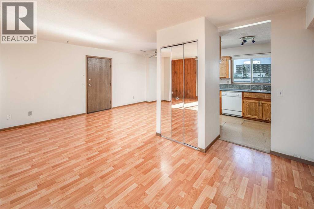 Single Family House for Sale in    Street NW St Andrews Heights Calgary 