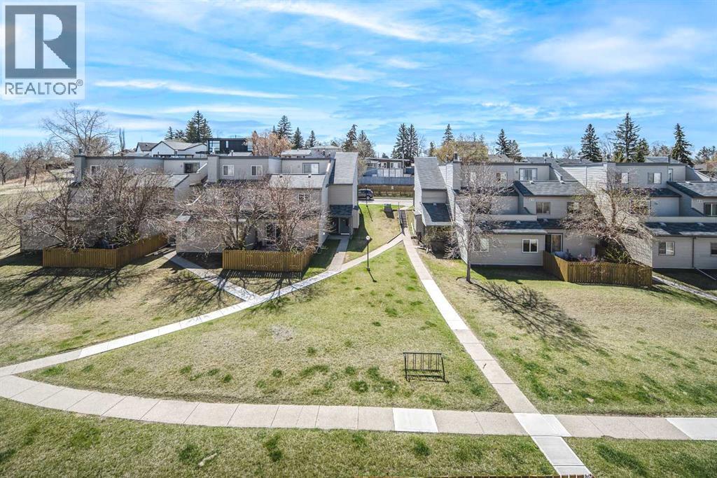 Single Family House for Sale in    Street NW St Andrews Heights Calgary 