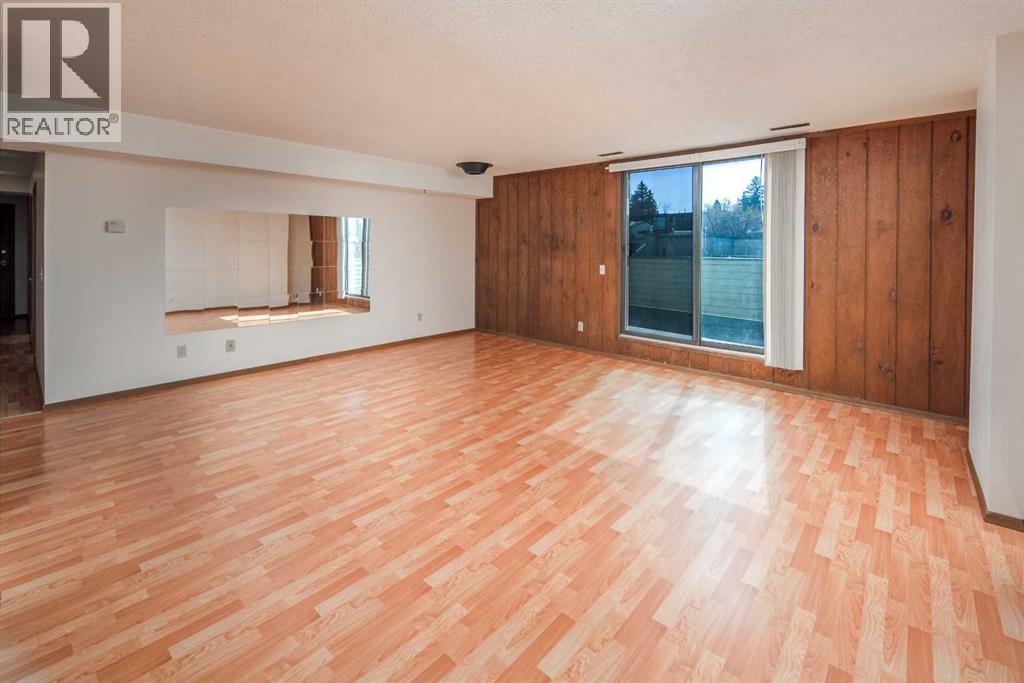 Single Family House for Sale in    Street NW St Andrews Heights Calgary 