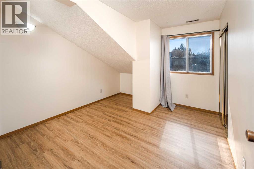 Single Family House for Sale in    Street NW St Andrews Heights Calgary 