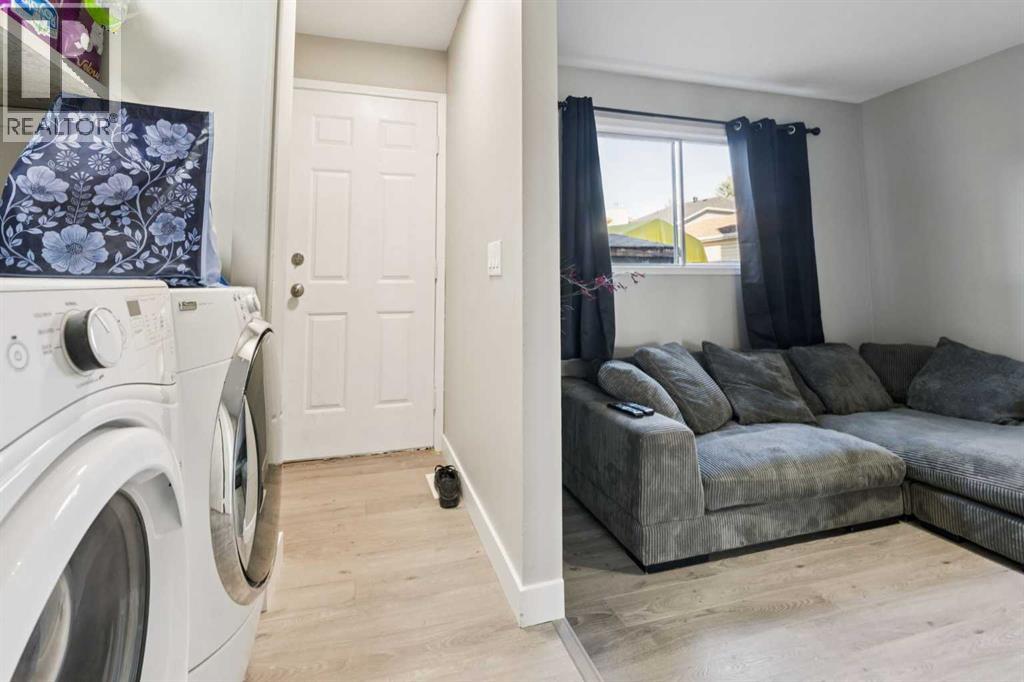 Single Family House for Sale in  Falmere Way NE Falconridge Calgary 