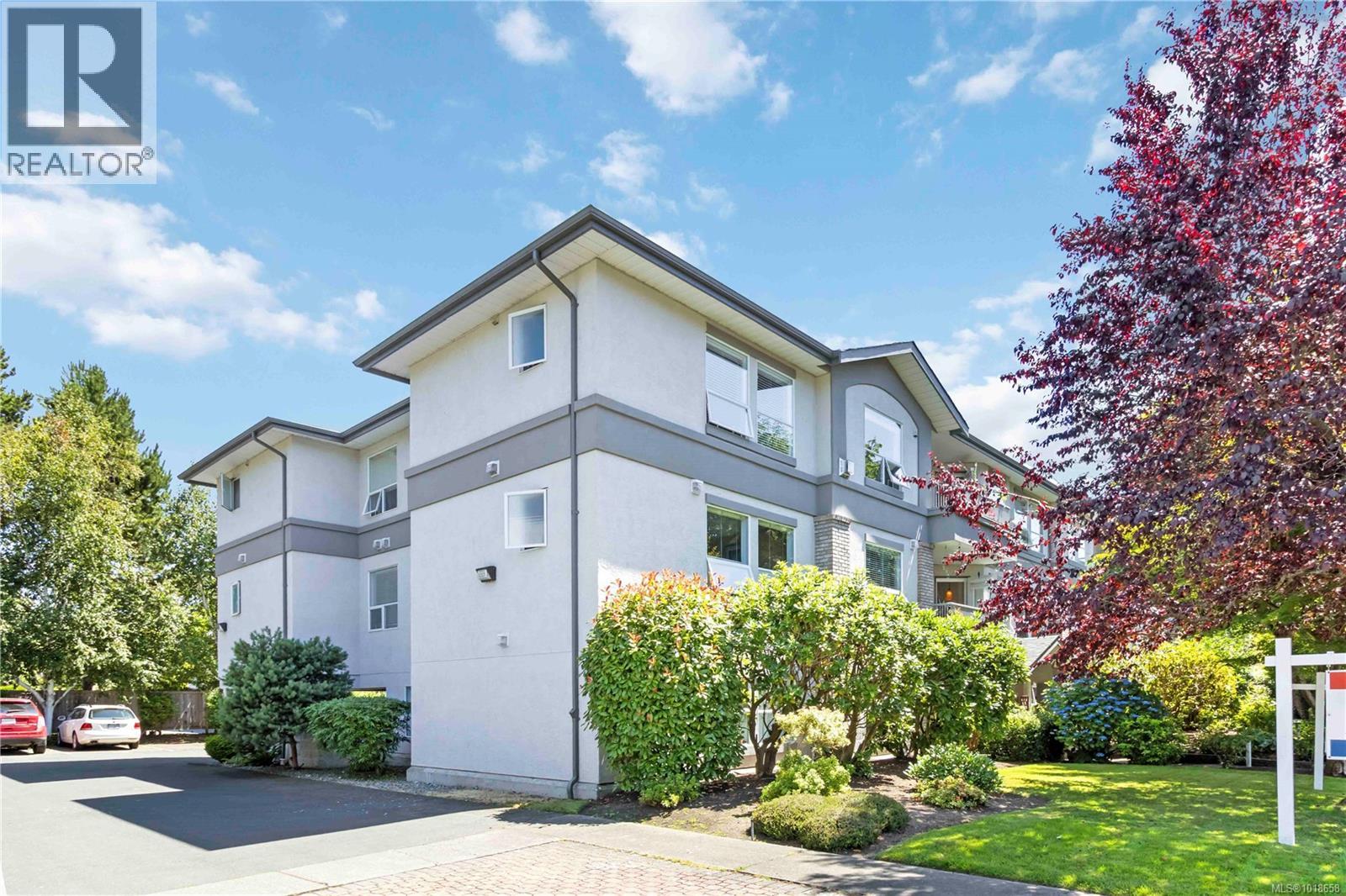 203 9945 Fifth Street, Sidney