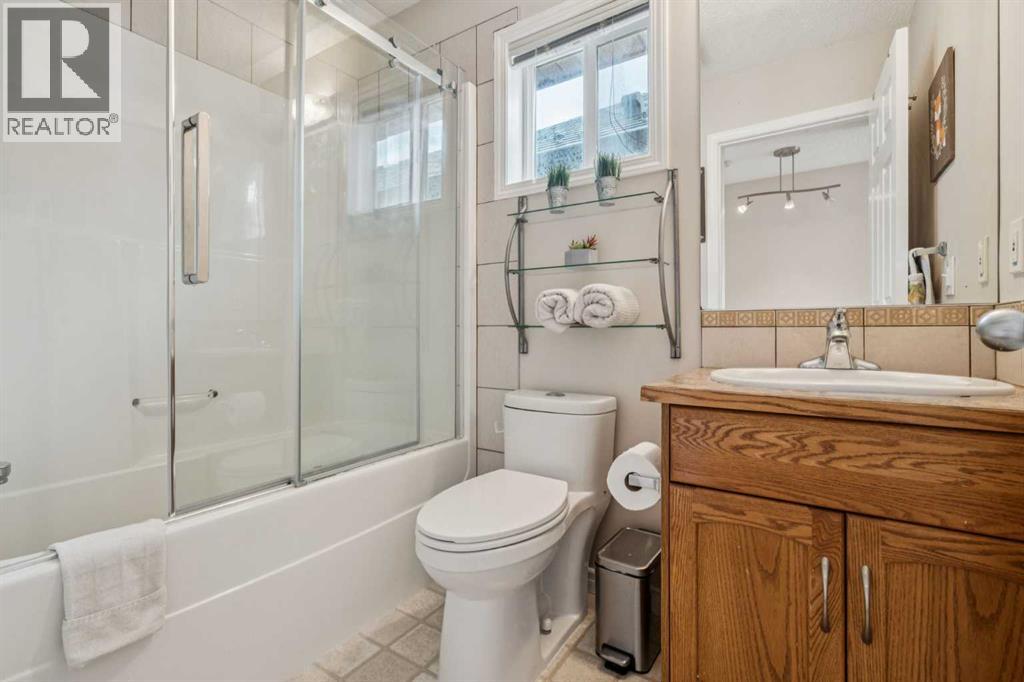 Single Family House for Sale in  Everhollow Way SW Evergreen Calgary 