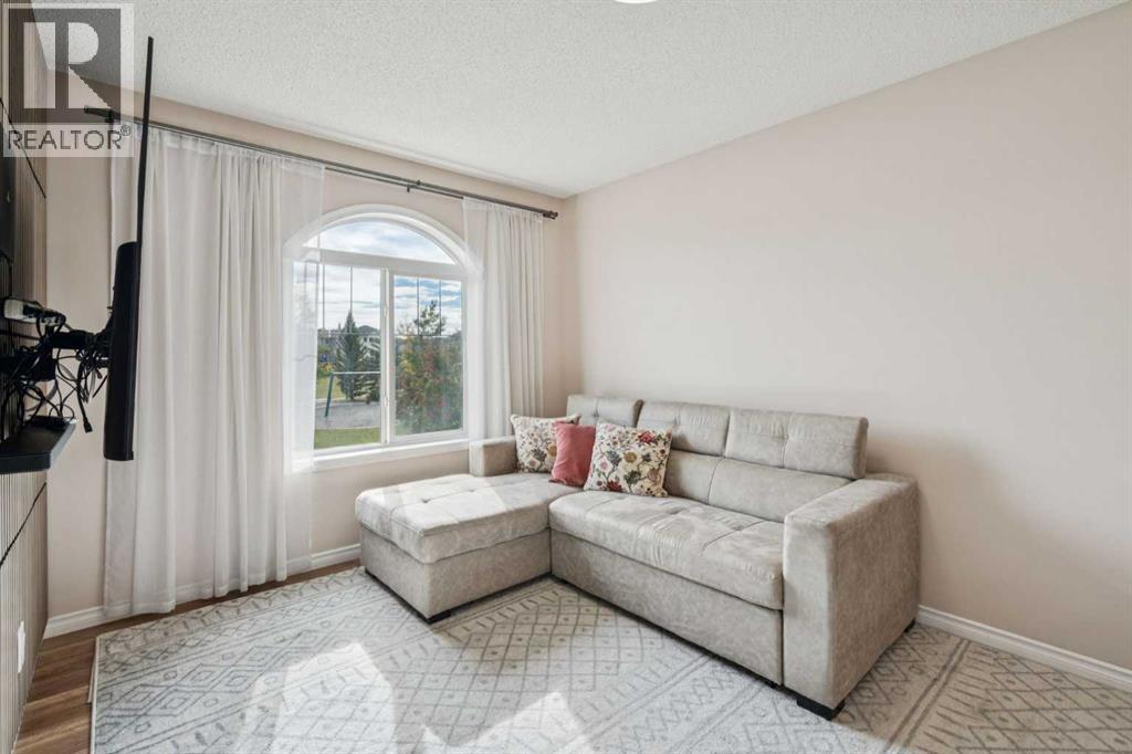 Single Family House for Sale in  Everhollow Way SW Evergreen Calgary 