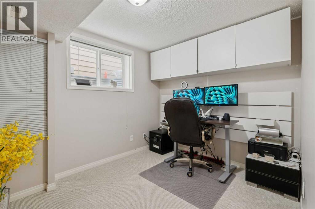 Single Family House for Sale in  Everhollow Way SW Evergreen Calgary 