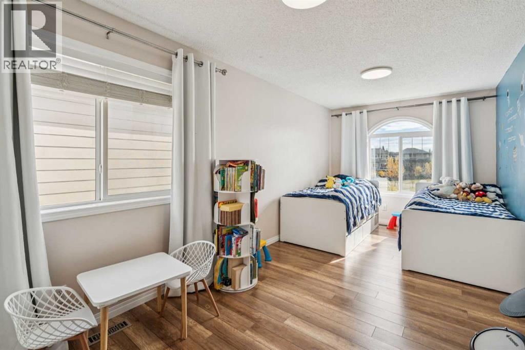 Single Family House for Sale in  Everhollow Way SW Evergreen Calgary 