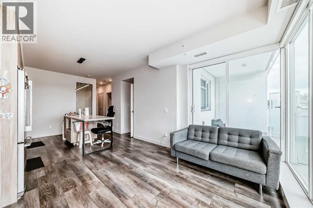 Single Family House for Sale in   Gladstone Road NW Hillhurst Calgary 