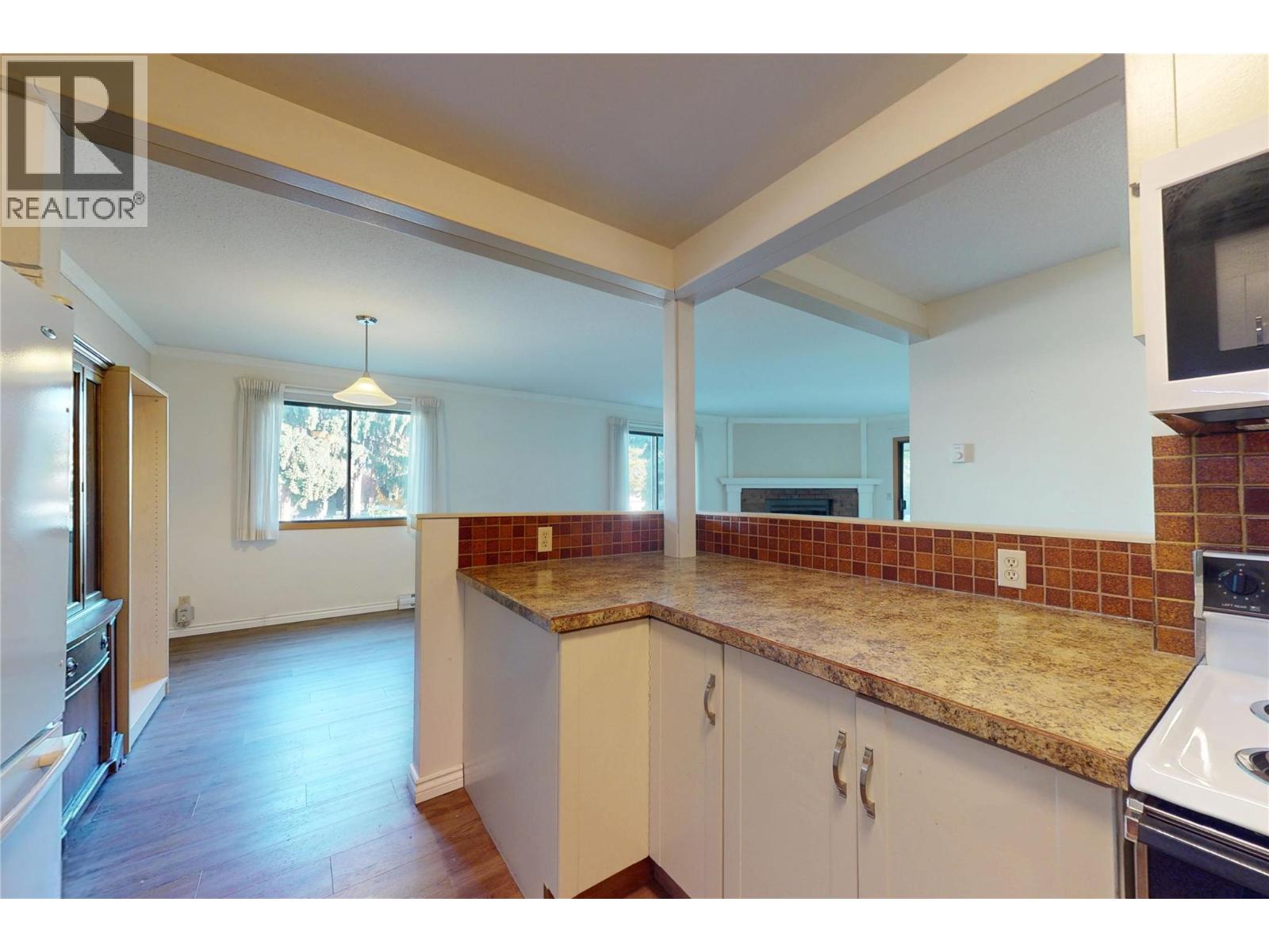 114 1075 Bernard Avenue, Kelowna