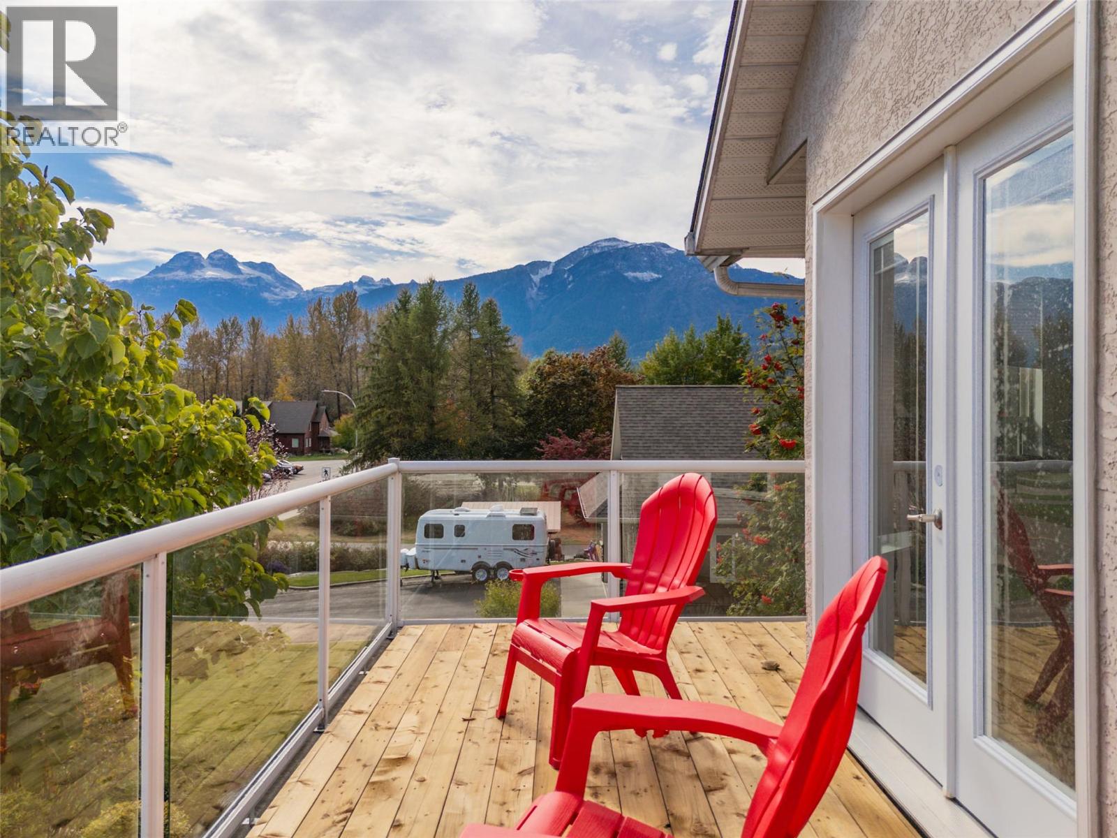 909 Edward Street, Revelstoke