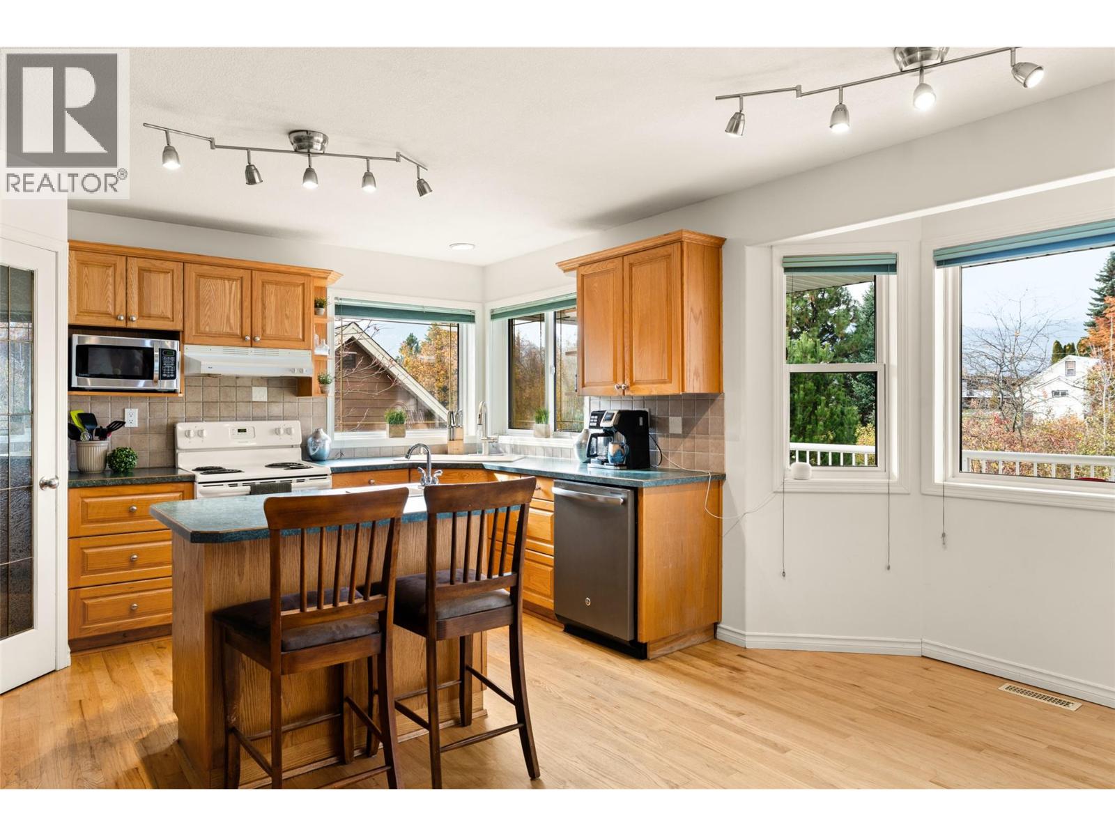 909 Edward Street, Revelstoke