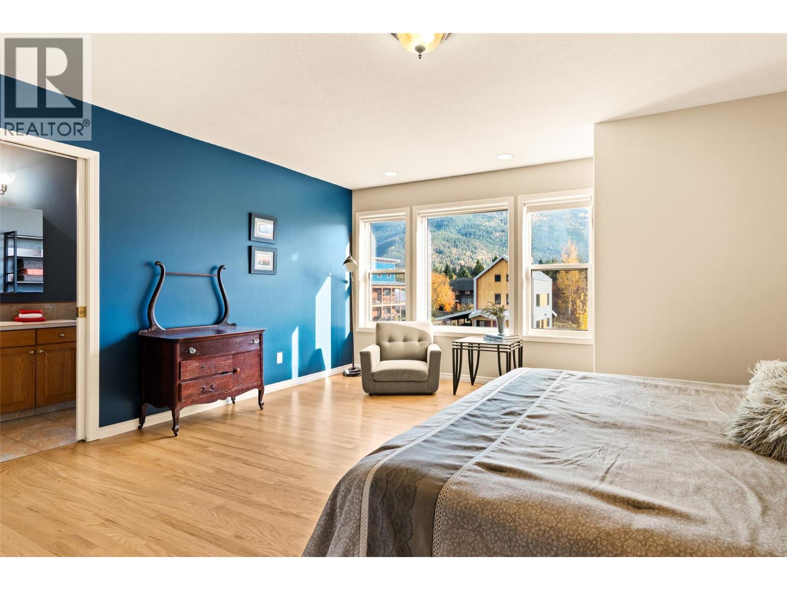 909 Edward Street, Revelstoke