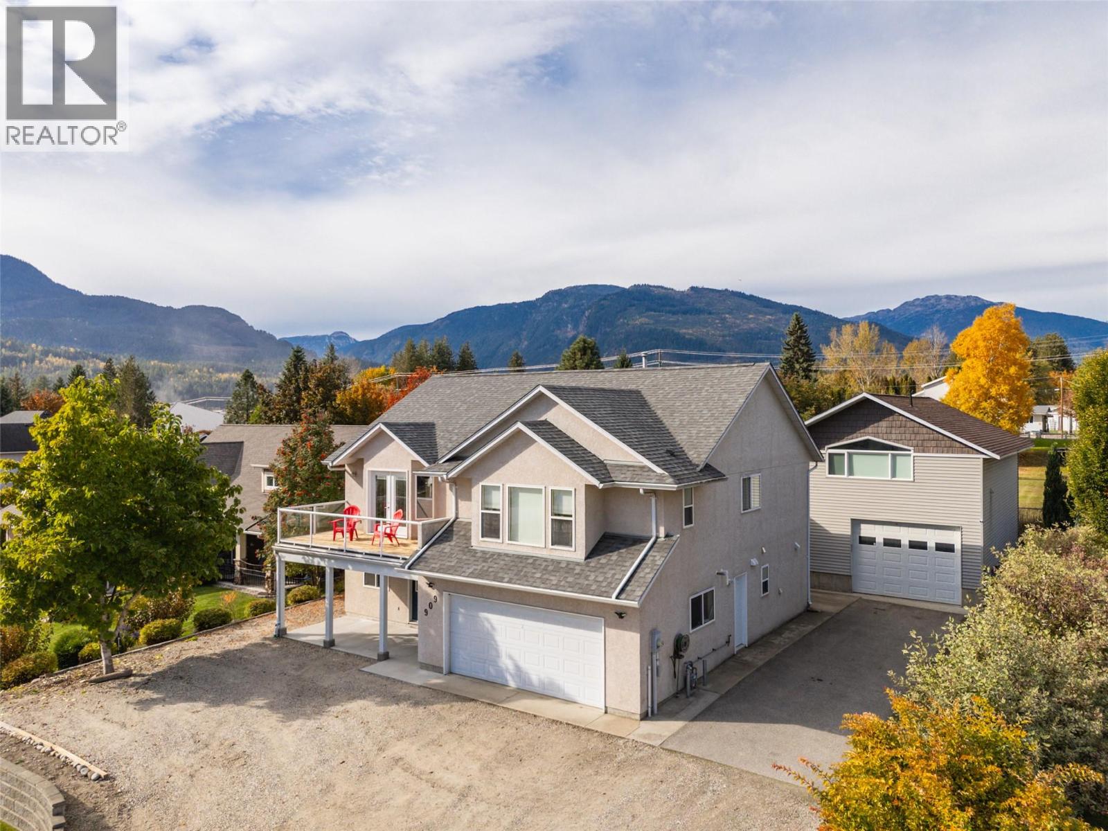 909 Edward Street, Revelstoke