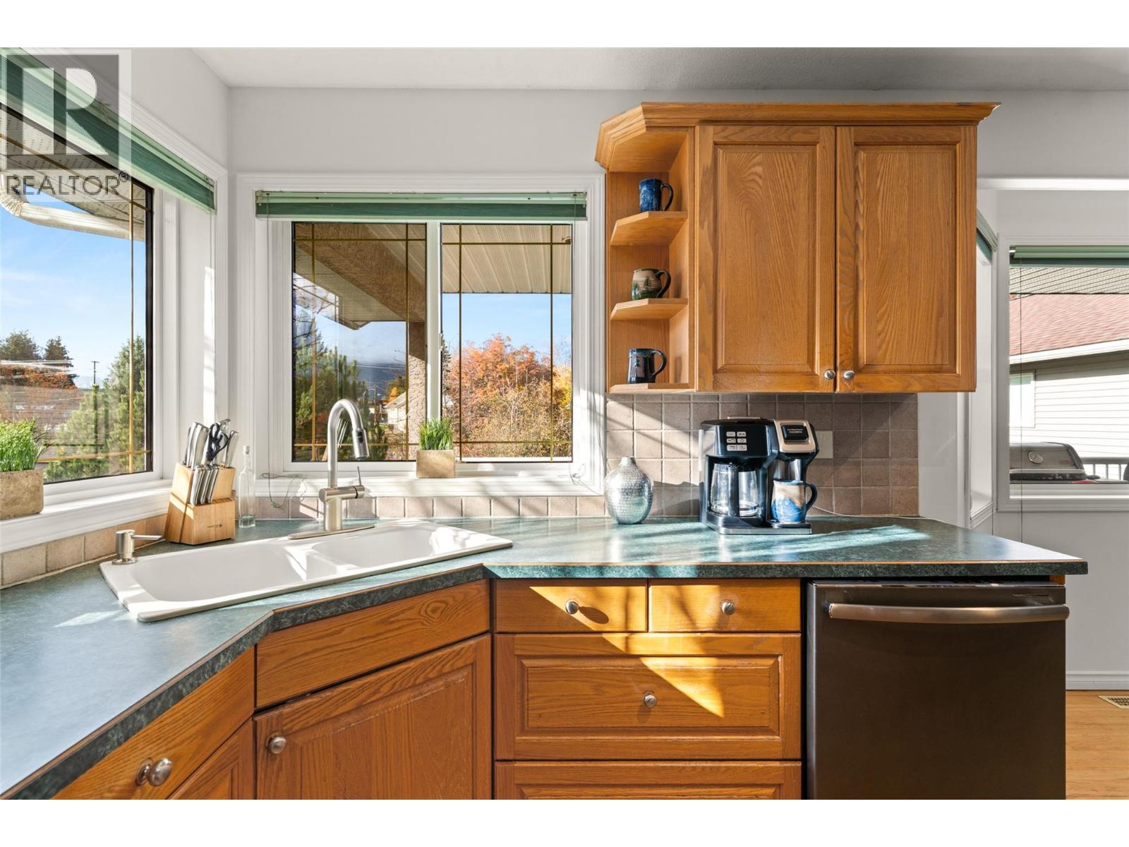 909 Edward Street, Revelstoke