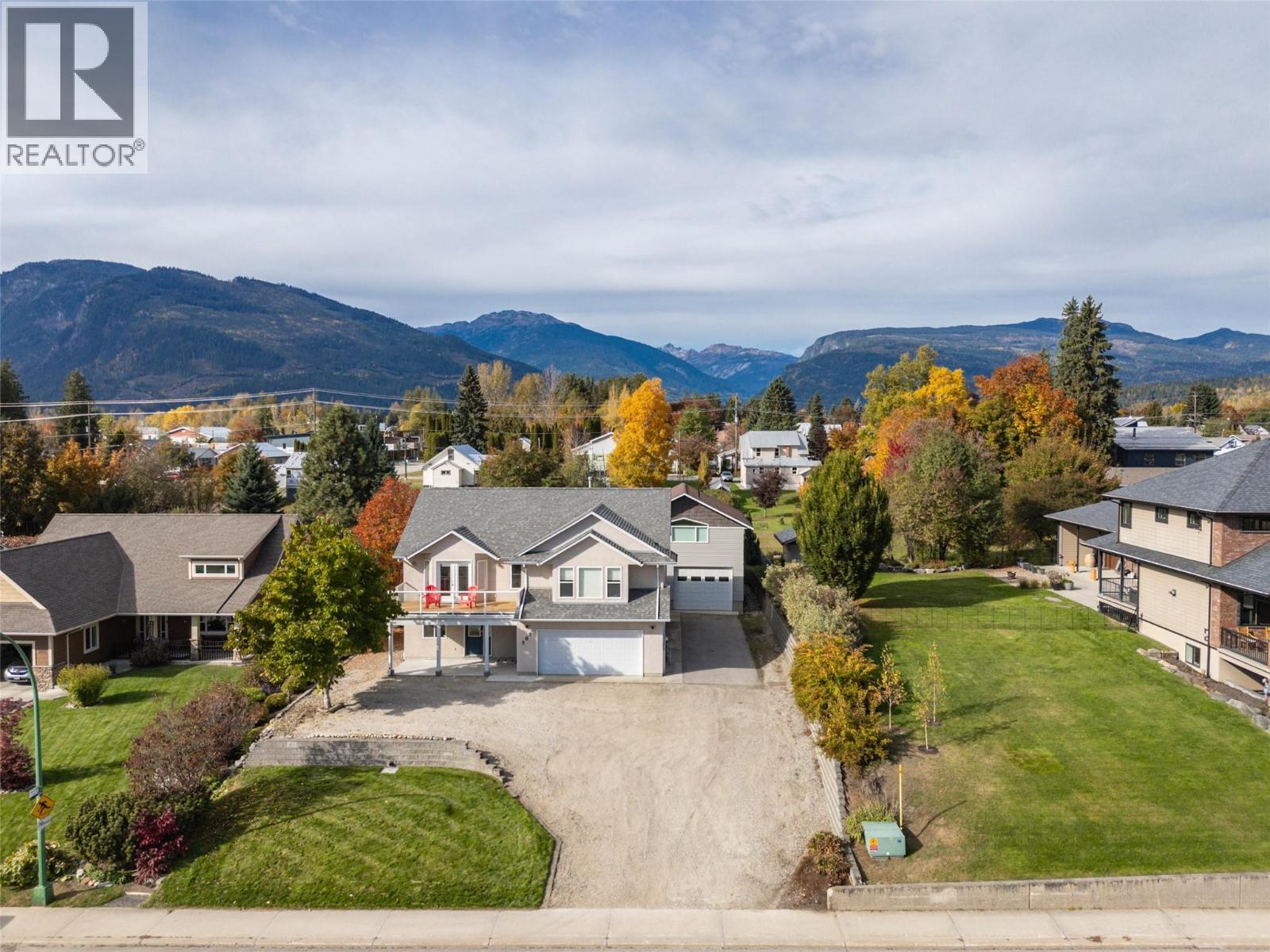 909 Edward Street, Revelstoke