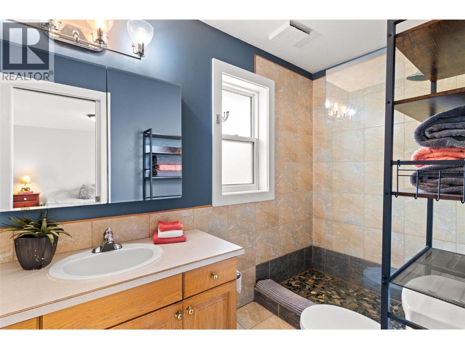 909 Edward Street, Revelstoke