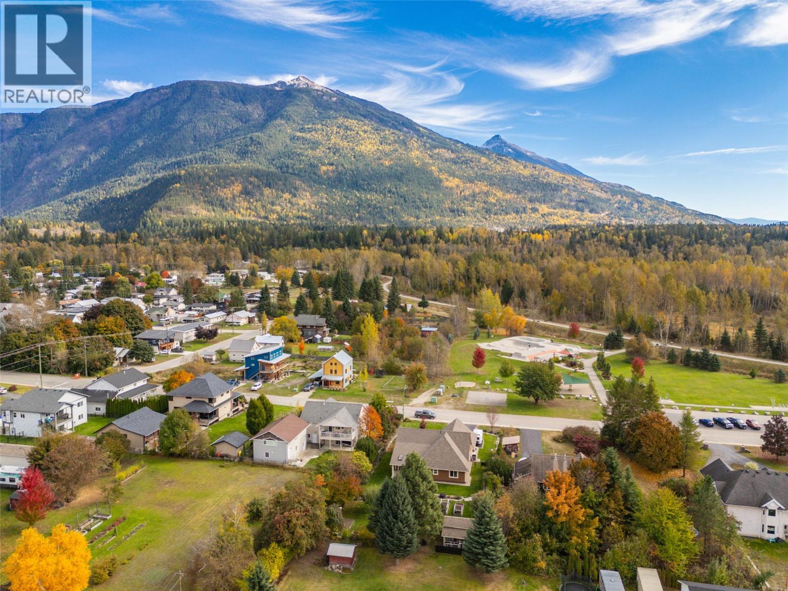 909 Edward Street, Revelstoke