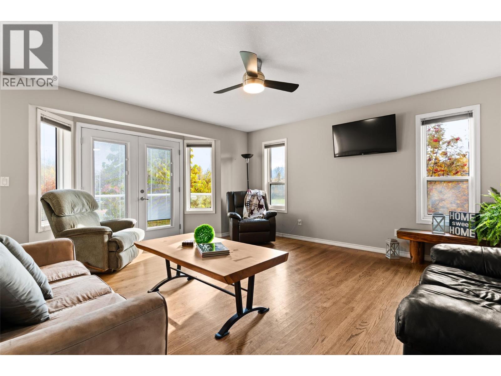 909 Edward Street, Revelstoke