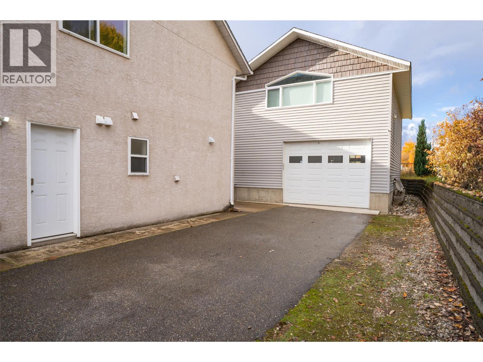 909 Edward Street, Revelstoke