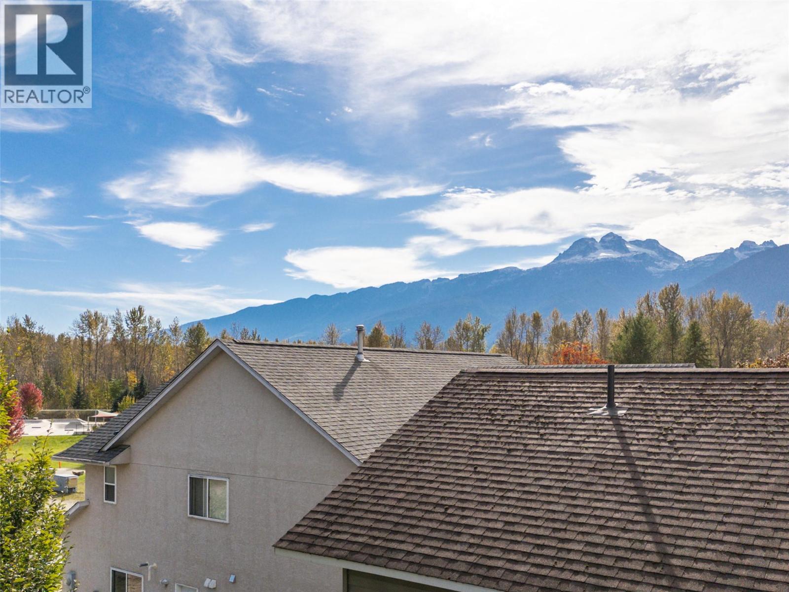 909 Edward Street, Revelstoke