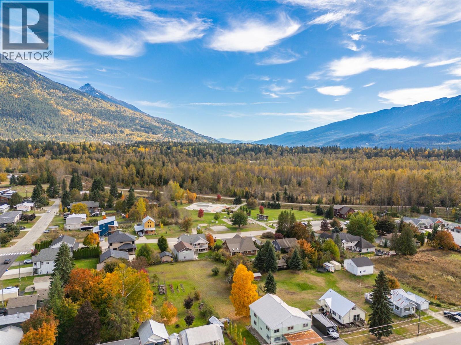 909 Edward Street, Revelstoke