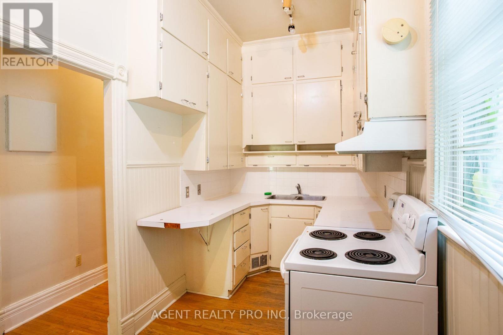302 CENTRAL AVENUE - 31