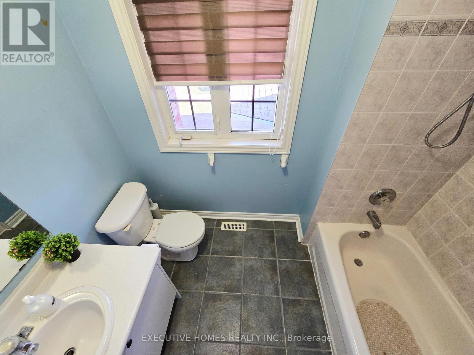 Single Family House for Sale in  SHERWOOD COURT Barrie (Northwest) 