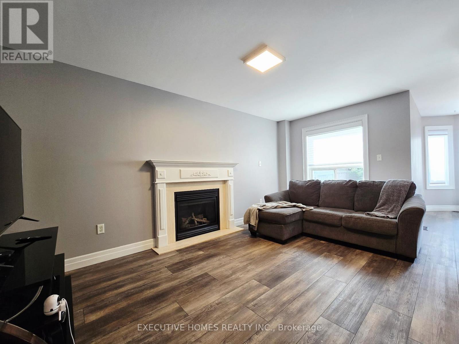 Single Family House for Sale in  SHERWOOD COURT Barrie (Northwest) 