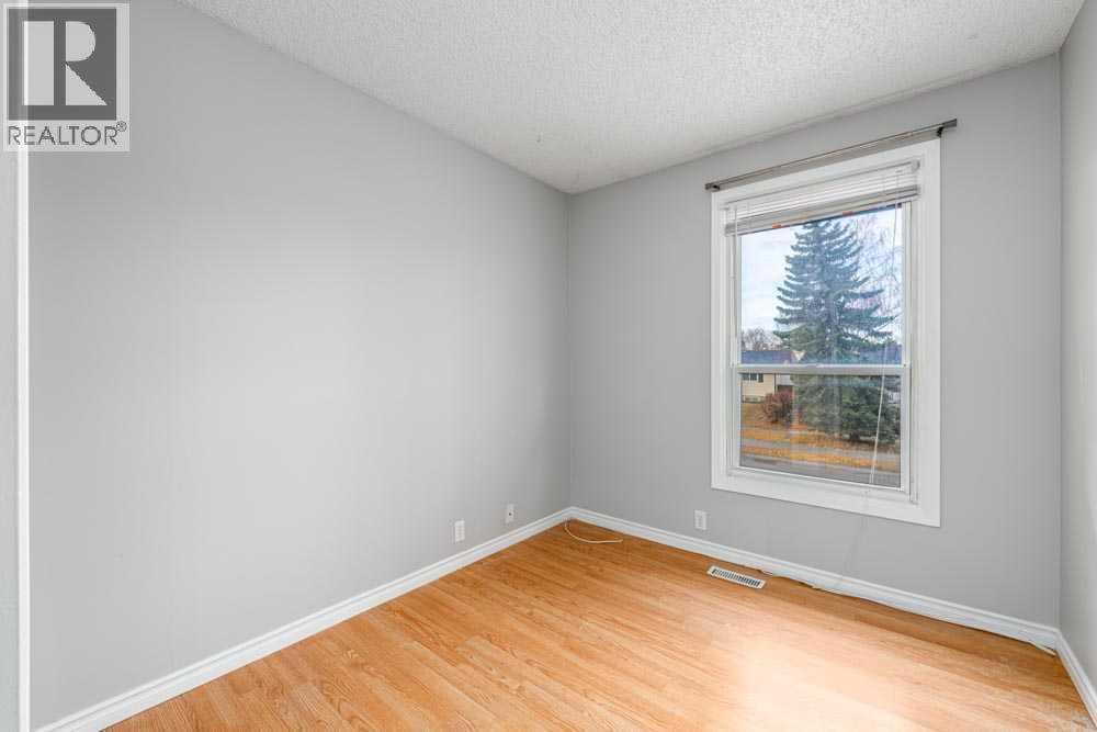 Single Family House for Sale in    Street NE Pineridge Calgary 