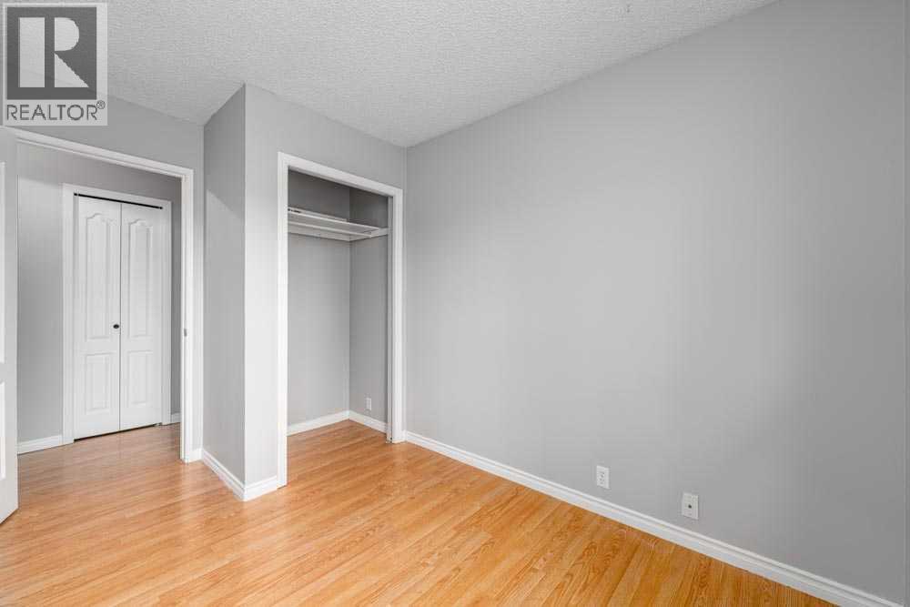 Single Family House for Sale in    Street NE Pineridge Calgary 