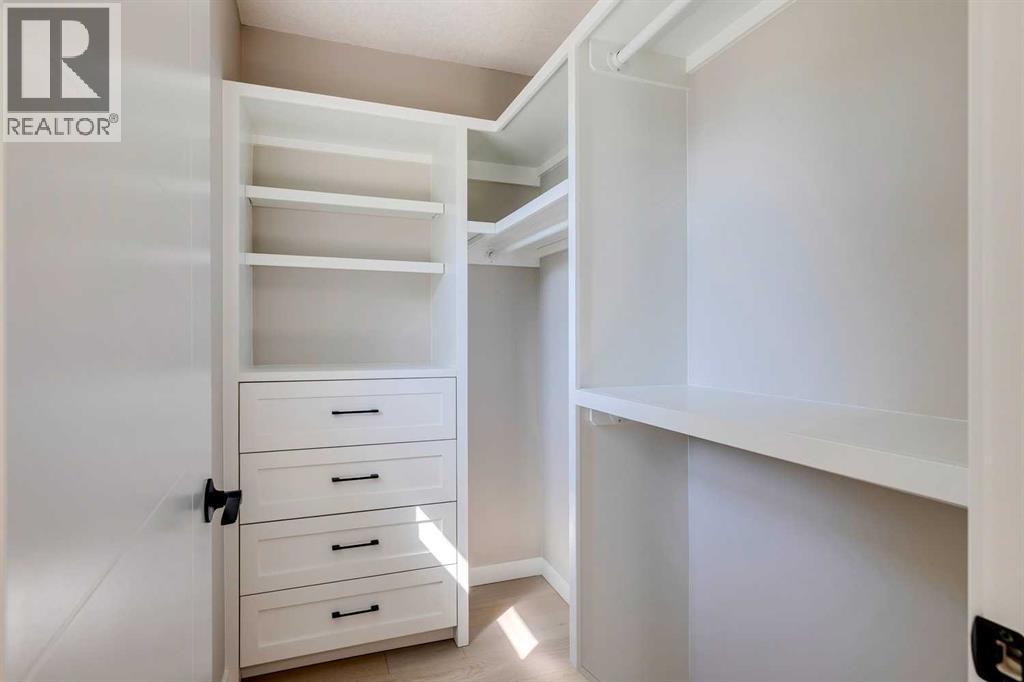 Single Family House for Sale in   Avenue NW Crescent Heights Calgary 