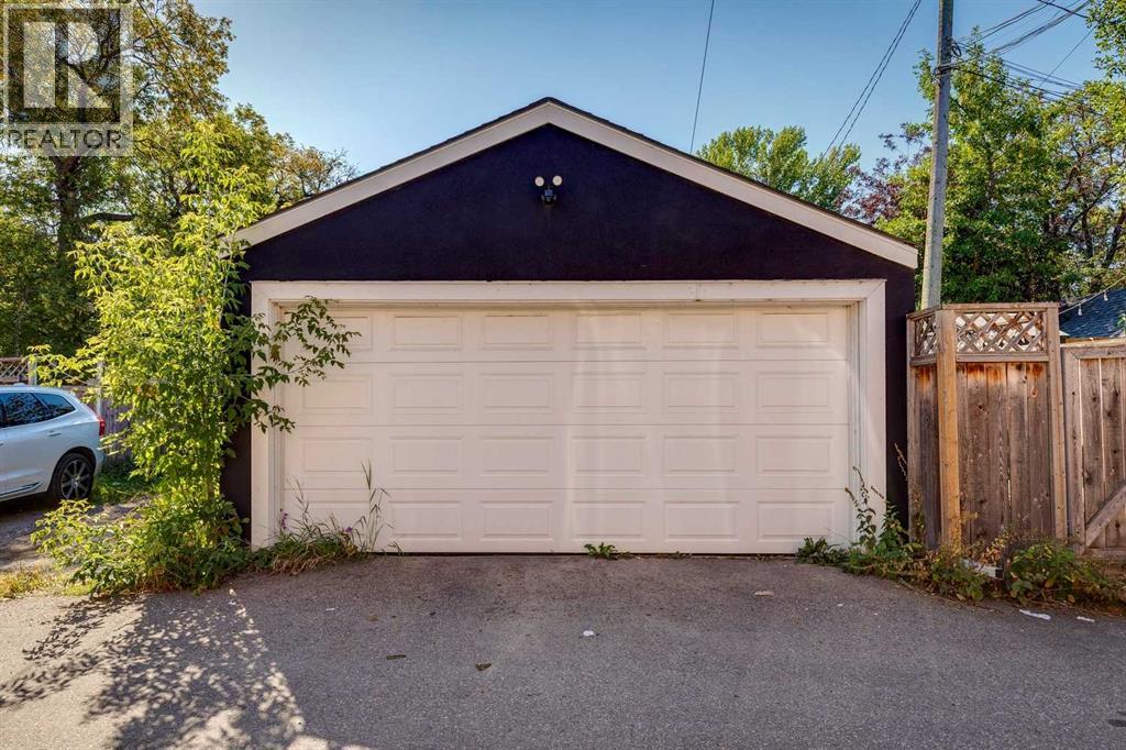 Single Family House for Sale in   Avenue NW Crescent Heights Calgary 