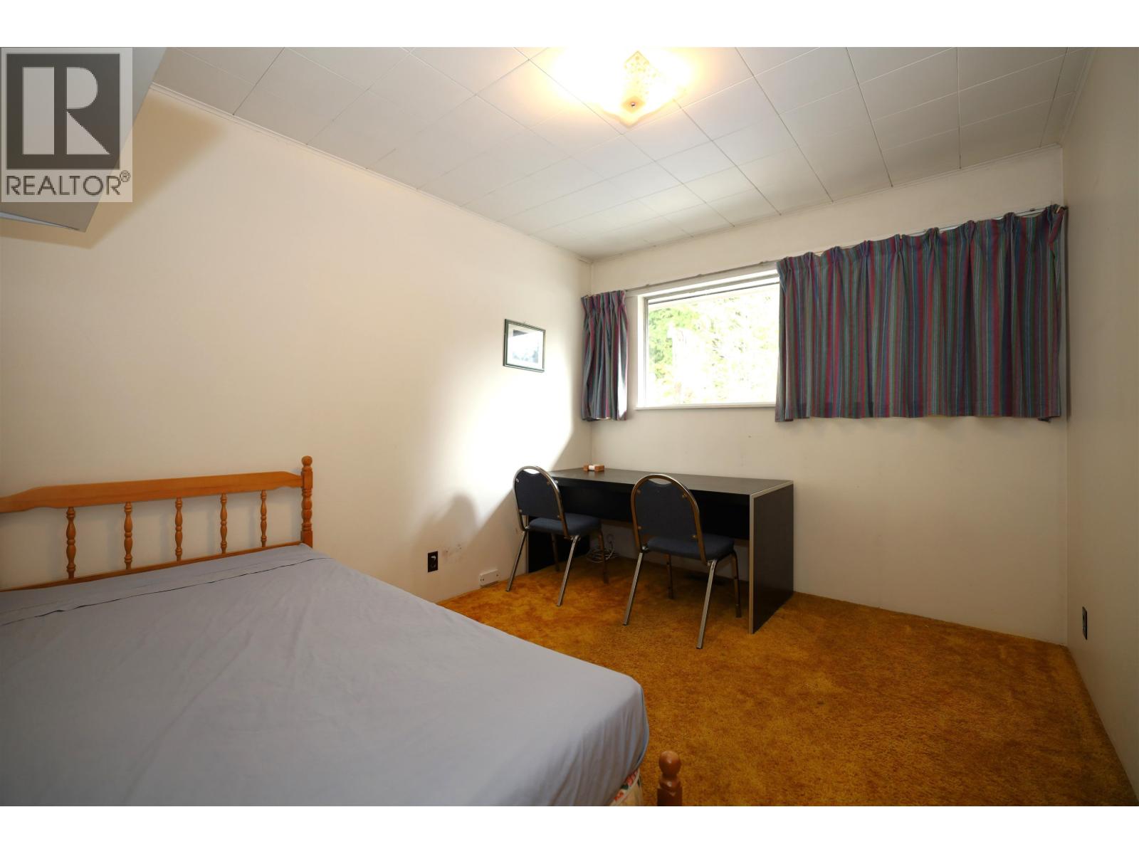 588 VETERANS ROAD, Gibsons