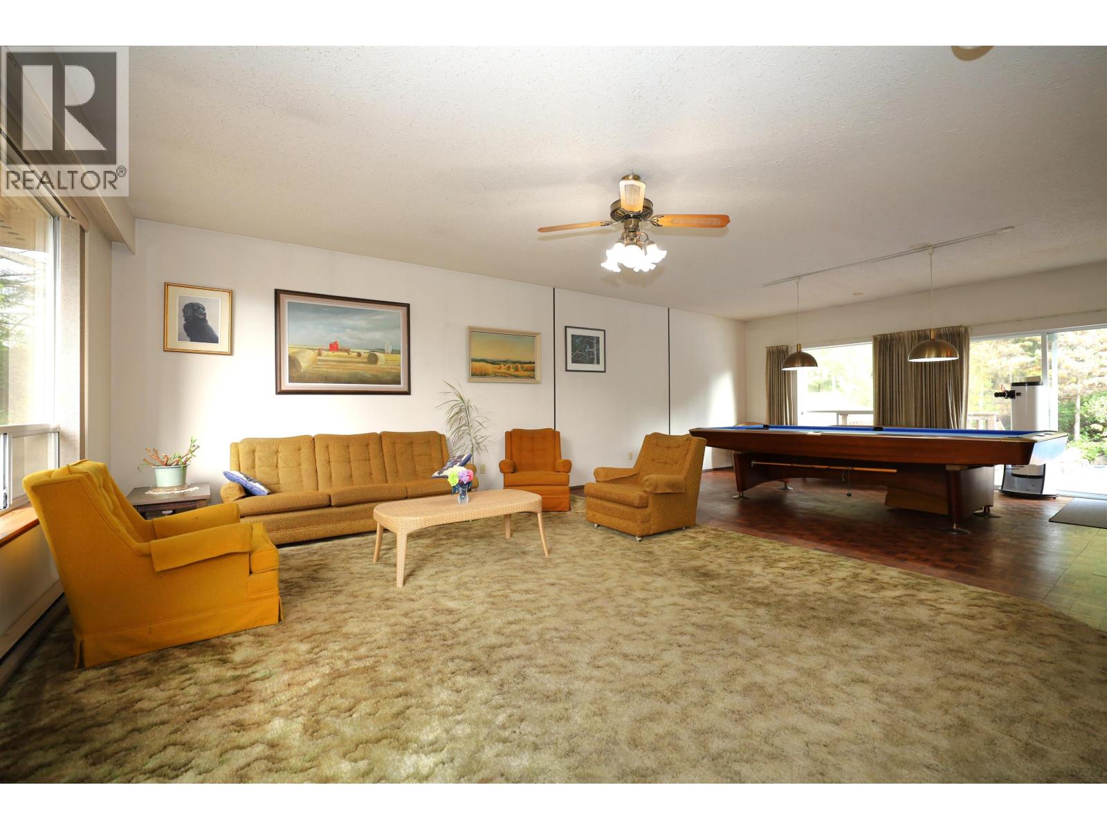 588 VETERANS ROAD, Gibsons