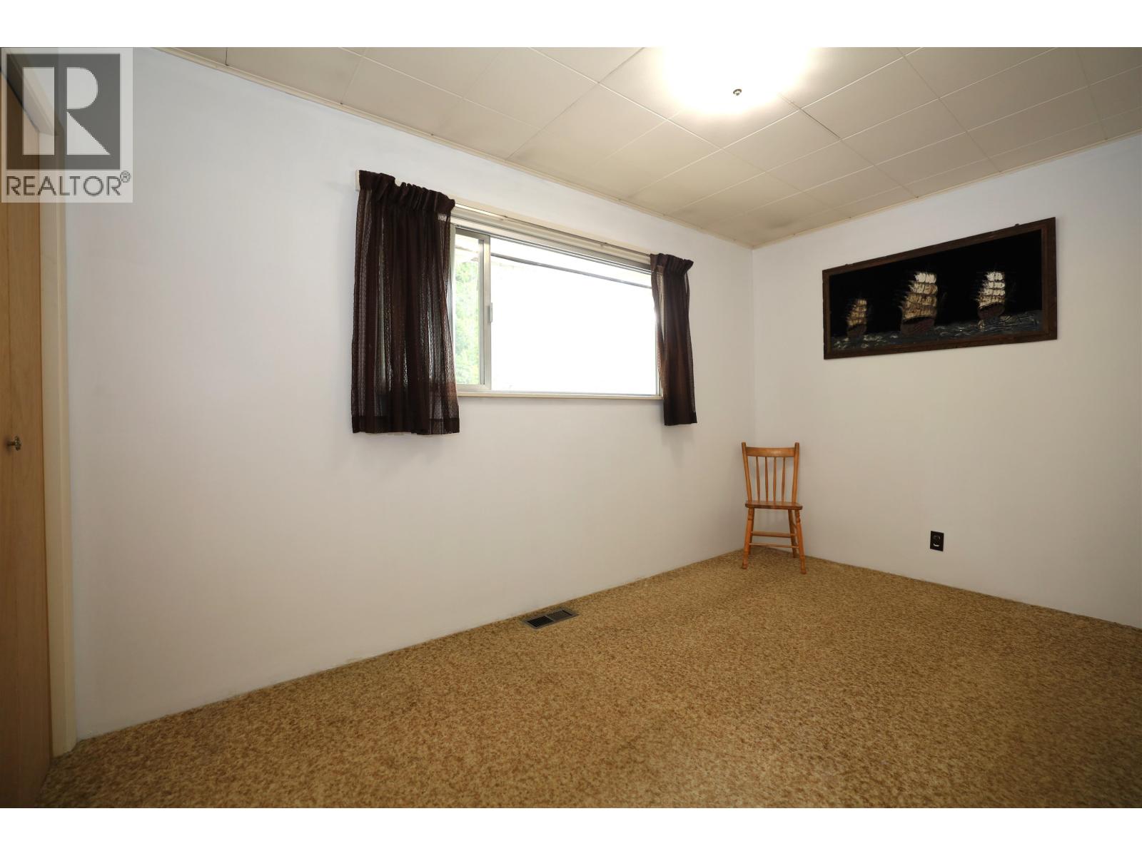 588 VETERANS ROAD, Gibsons