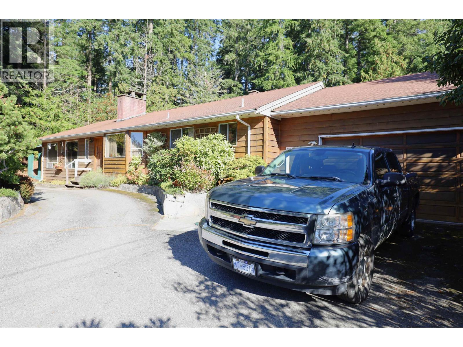588 VETERANS ROAD, Gibsons